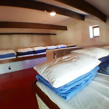 Gite Du Caf De Montpellier Сен-Гийём-ле-Дезер Экстерьер фото