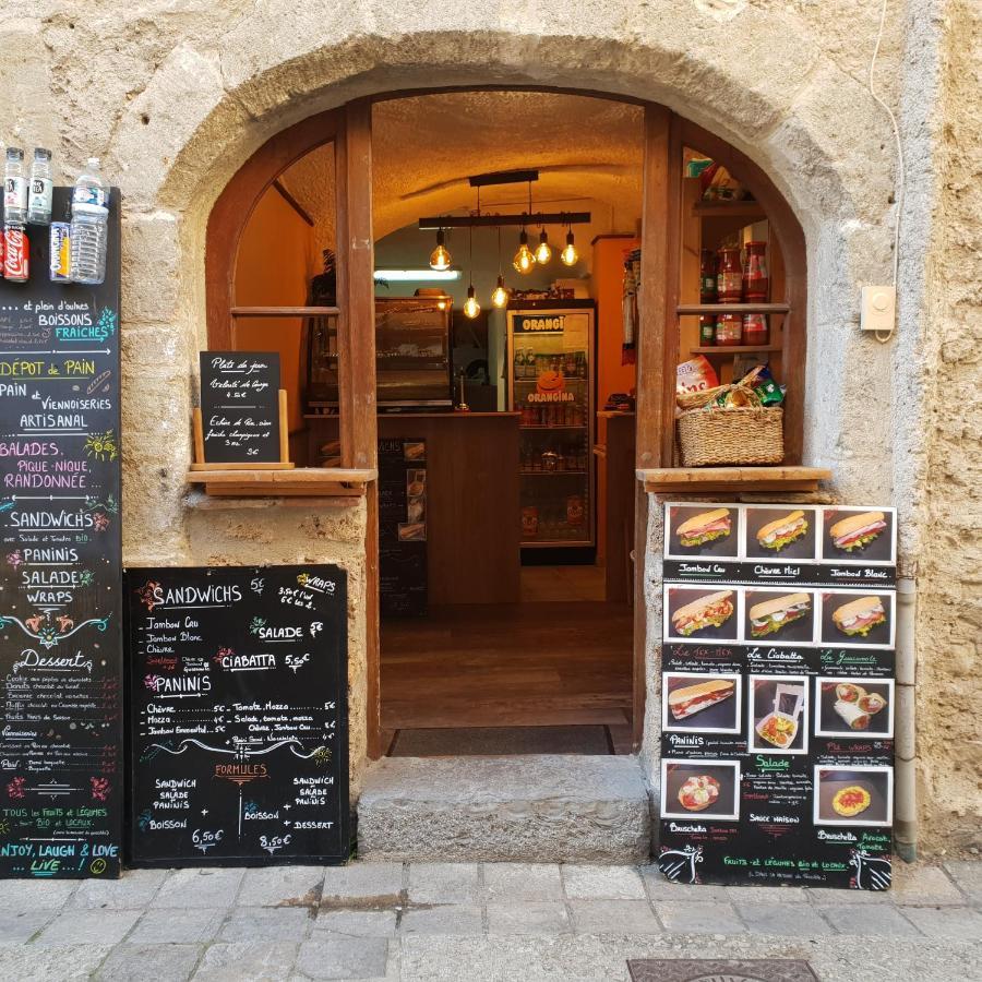 Gite Du Caf De Montpellier Сен-Гийём-ле-Дезер Экстерьер фото