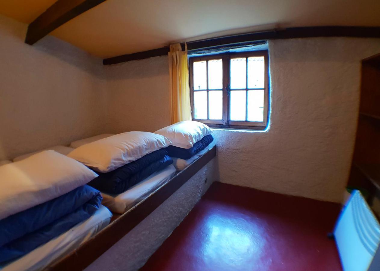 Gite Du Caf De Montpellier Сен-Гийём-ле-Дезер Экстерьер фото